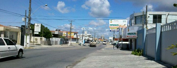 Avenida Rotary is one of Principais Ruas e Avenidas de Maceió.