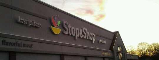 Super Stop & Shop is one of Tempat yang Disukai Thomas.