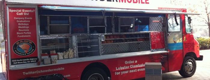 Sam's Chowder Mobile is one of Emeryville Food Trucks.
