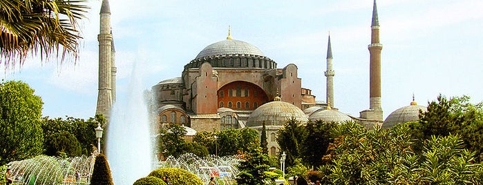 İstanbul is one of Kuyumcu.