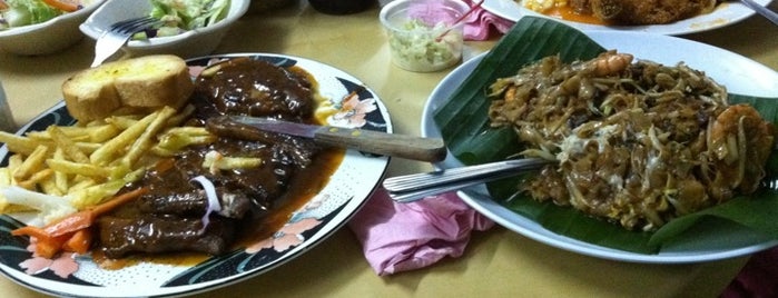 Kedai Makan Kharifa is one of My favorites for Asian Restaurants.