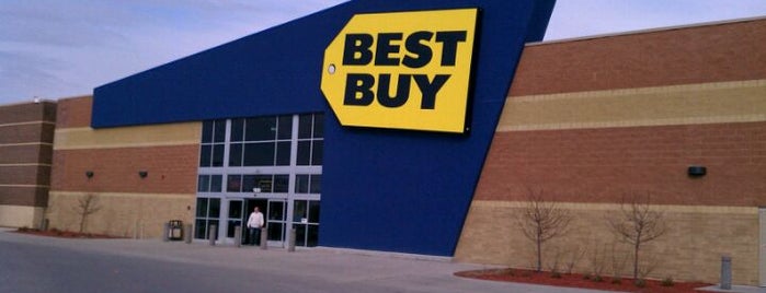 Best Buy is one of Cathyさんのお気に入りスポット.