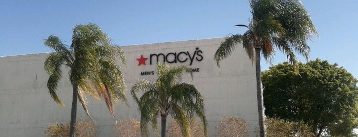 Macy's is one of Christianさんのお気に入りスポット.
