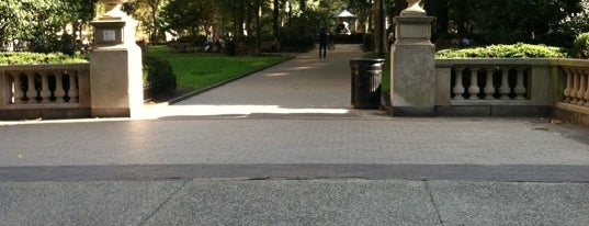 Rittenhouse Square is one of Stephadelphia.