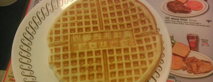 Waffle House is one of Lugares favoritos de Stacy.