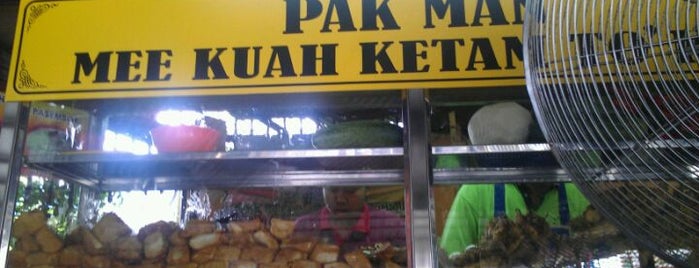 Pak Man Mee Kuah Ketam To'Kun is one of Jalan2 cari makan.