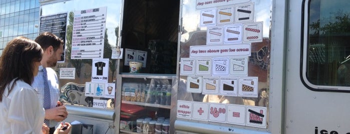 Long Island City Food Truck Lot is one of Kimmieさんの保存済みスポット.