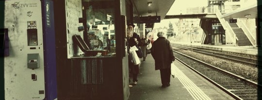 Bahnhof Thalwil is one of Bahnhöfe Top 200 Schweiz.