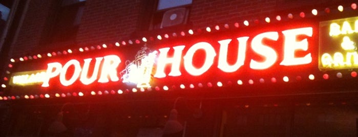 Village Pourhouse is one of Fat Tuesday Party Spots in NYC.