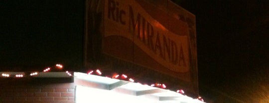 Pizzería Miranda is one of Restaurantes :).