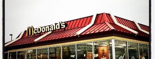 McDonald's is one of Locais curtidos por Eric.