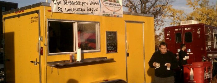 Chef Dan's Southern Comfort is one of Indy Food Trucks.