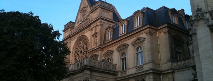 Mairie du 1er arrondissement is one of 1er arrondissement de Paris.