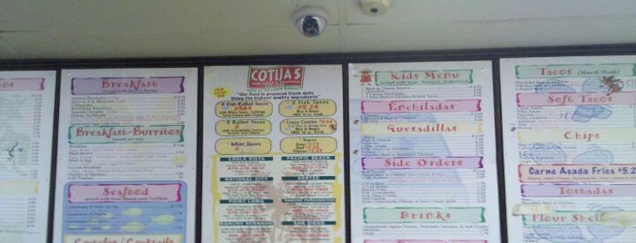 Cotija's Mexican Grill is one of สถานที่ที่ Elijah ถูกใจ.