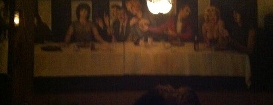 Art Bar is one of Manhattan Essentials.