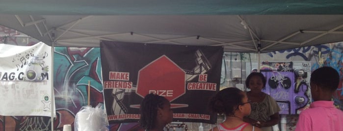 sneaker villa berkshire mall