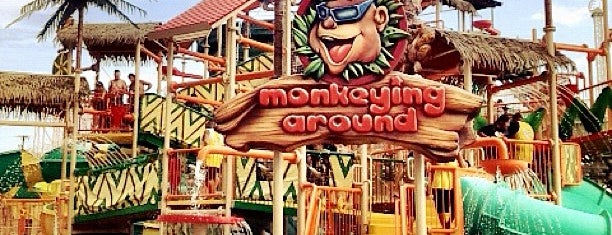 Cliff's Amusement Park is one of Tempat yang Disukai Brad.