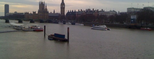 Hungerford & Golden Jubilee Bridges is one of Best Things To Do In London.