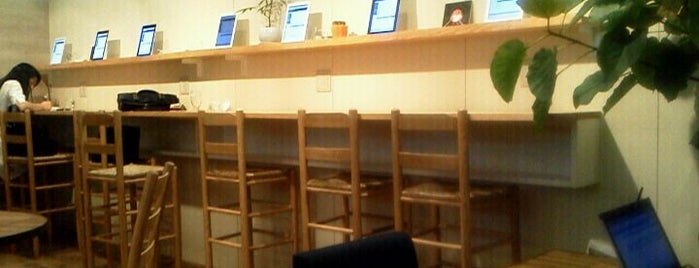 BOOKSHELF CAFE is one of free Wi-Fi in 中央区(東京都).