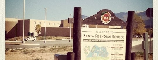 Santa Fe Indian School is one of สถานที่ที่ Co ถูกใจ.