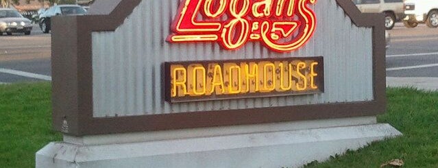 Logan's Roadhouse is one of สถานที่ที่ Tyler ถูกใจ.