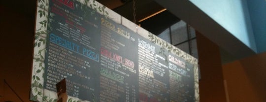 The Pizza Place is one of Aashnaさんのお気に入りスポット.