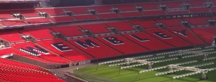 Wembley Stadyumu is one of London Trip.