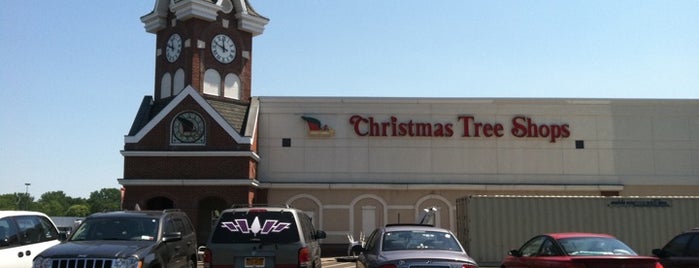 Christmas Tree Shops is one of Sonya 님이 저장한 장소.
