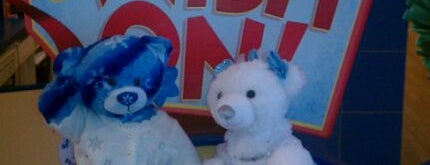 Build-A-Bear Workshop is one of Locais curtidos por Joanne.