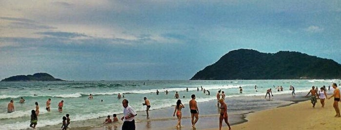 Praia do Tombo is one of Praias do Guarujá.