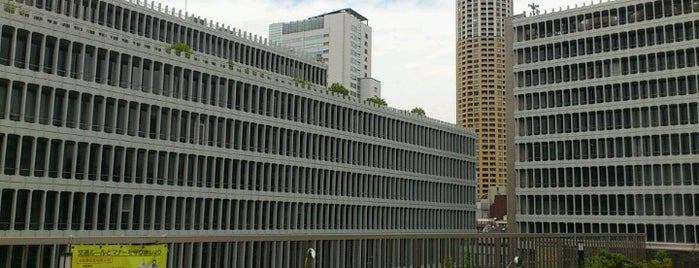 Meguro City Office is one of Lugares favoritos de モリチャン.