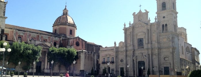 Piazza Duomo is one of #myhints4Sicily.