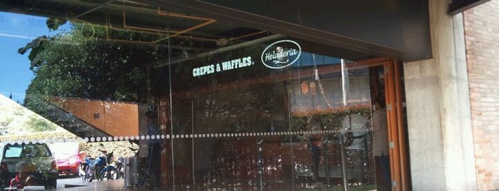 Crepes & Waffles is one of Orte, die Alice gefallen.