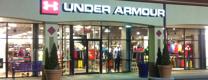 Under Armour is one of Julie : понравившиеся места.