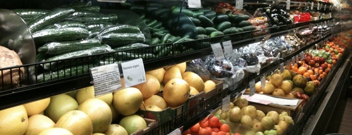 Park Slope Food Coop is one of Locais curtidos por Paul.