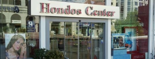 Hondos Center is one of Locais curtidos por Dimitra.