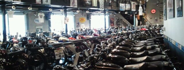 Buddy Stubbs Harley-Davidson is one of Tempat yang Disukai Diane.