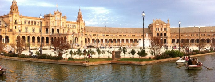 Plaza de España is one of Sevilla Card, where to buy. Dónde comprarla..
