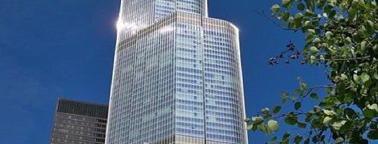 트럼프 인터내셔널 호텔 앤 타워 is one of Chicago's tall buildings.
