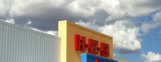 H-E-B is one of Lugares favoritos de Dan.