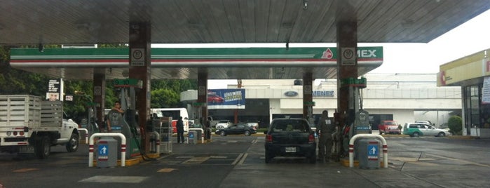 Gasolinera Eureka is one of Tempat yang Disukai Pipe.