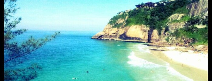 Playa de la Joatinga is one of As 10 melhores praias para curtir o verão carioca.