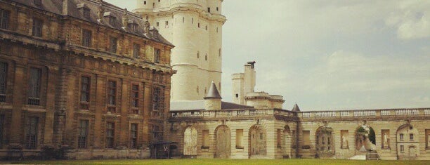 ヴァンセンヌ城 is one of Destaques do percurso da Maratona de Paris.