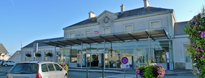 Gare SNCF de Cholet is one of Locais curtidos por David.
