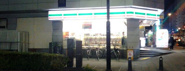 セブンイレブン 新横浜3丁目店 is one of 新横浜マップ.