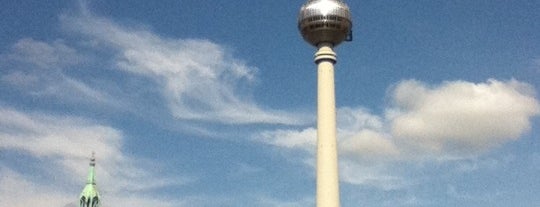 Berliner Fernsehturm is one of Must see in Berlin !.