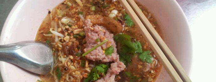 เจ๊หนาก๋วยเตี๋ยวต้มยำ is one of ตะลอนกิน ตะลอนชิม in Thailand.