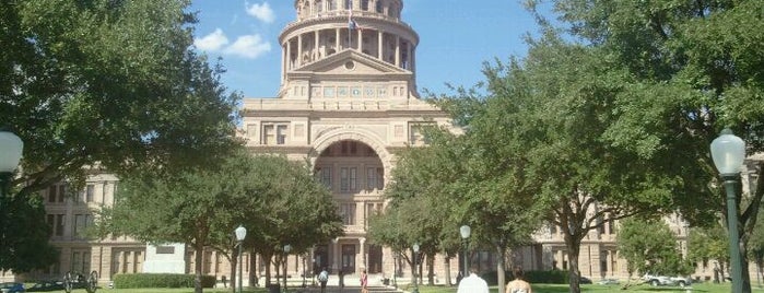 Капитолий штата Техас is one of Austin.