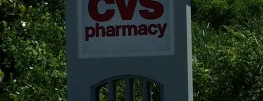 CVS pharmacy is one of Lieux qui ont plu à James.
