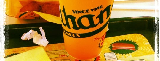 Nathan's Famous is one of Mei 님이 좋아한 장소.